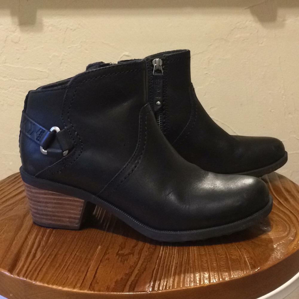 Teva Foxy Leather ankle boots